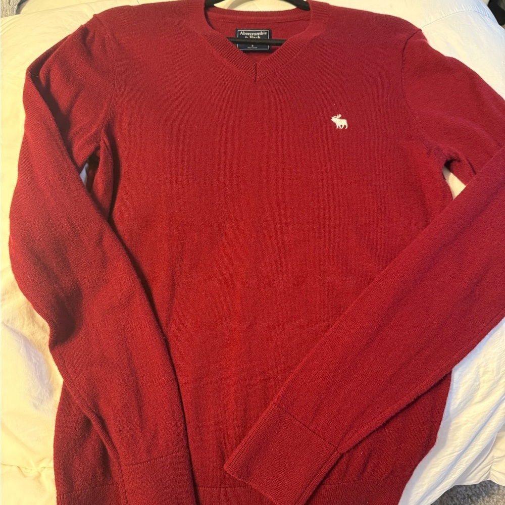 Abercrombie & Fitch Burgundy V-Neck Icon Sweater